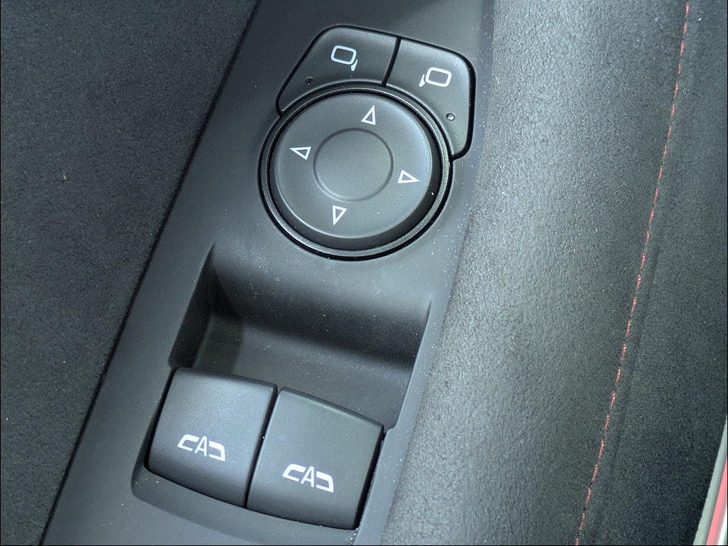 Used 2020 Chevrolet Camaro ZL1 RWD image 28