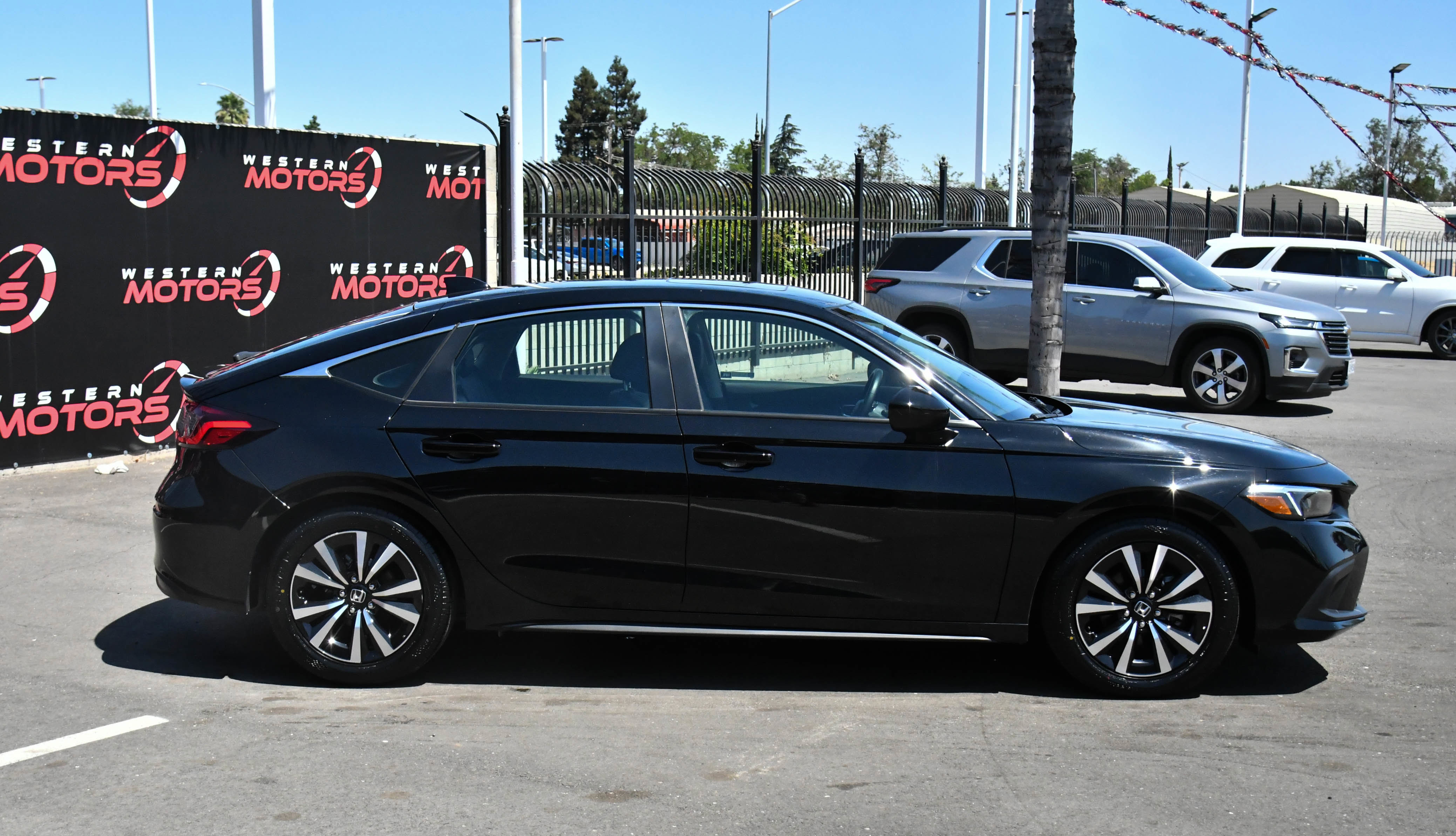 Used 2024 Honda Civic EX-L image 9