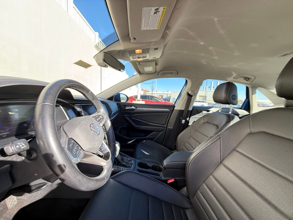 Certified 2024 Volkswagen Jetta SE image 7
