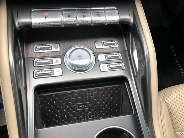 Used 2024 Lincoln Nautilus Premier w/ Equipment Group 102A image 15