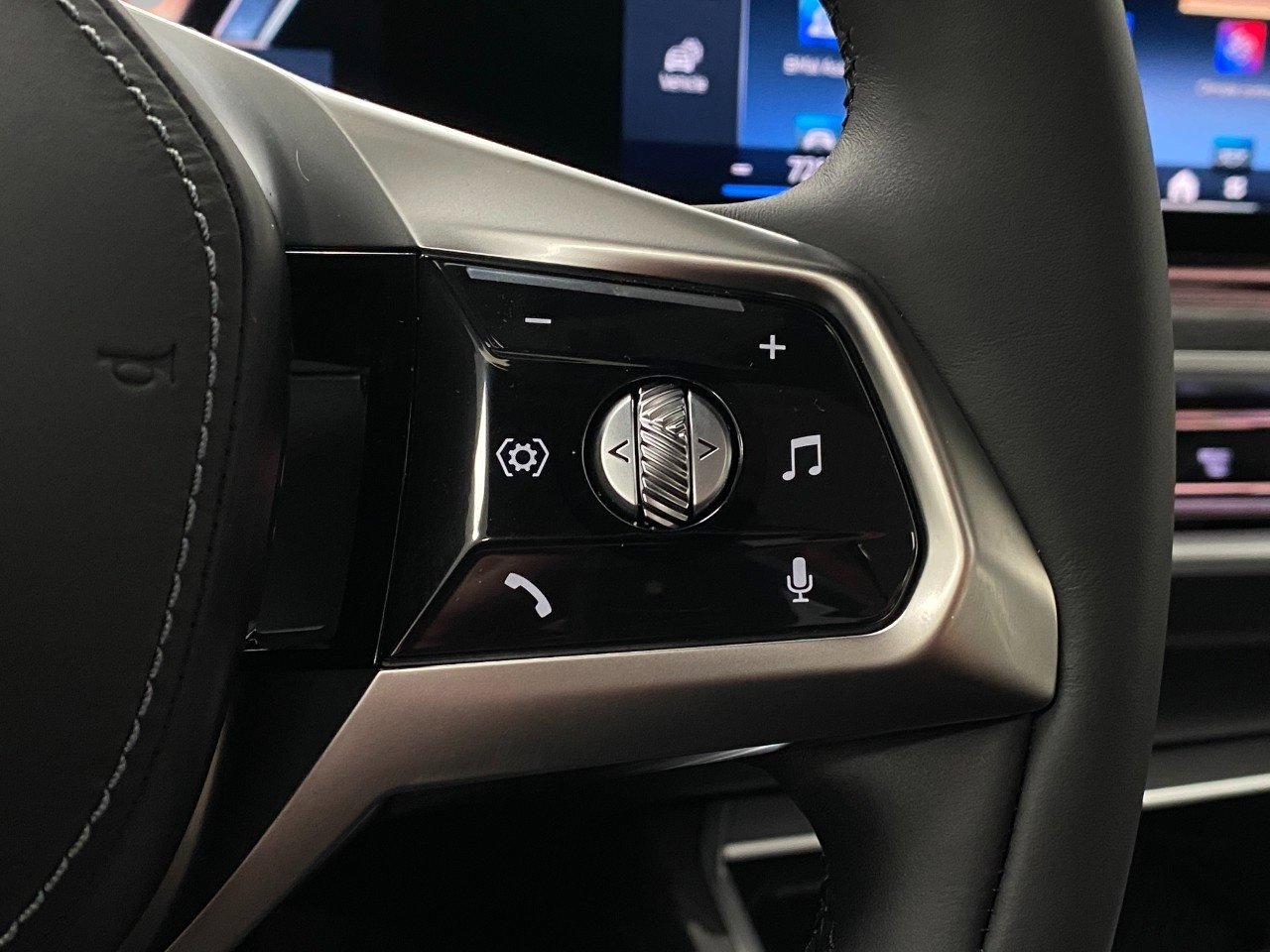 Used 2024 BMW i7 xDrive60 image 23