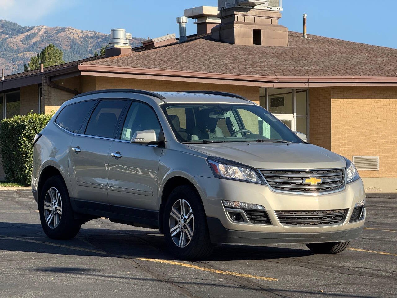 Used 2016 Chevrolet Traverse LT FWD image 7