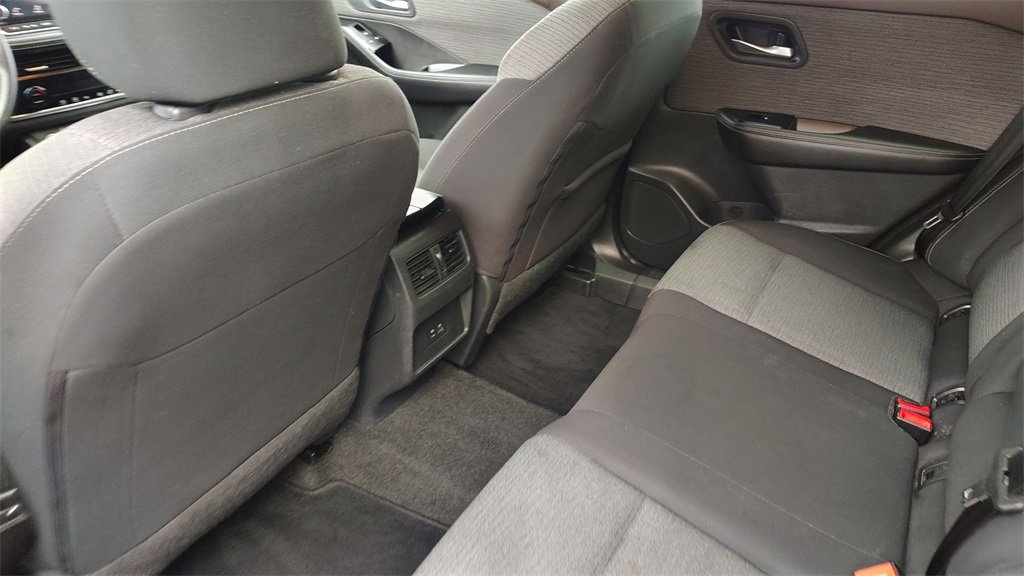 Used 2023 Nissan Rogue SV image 27