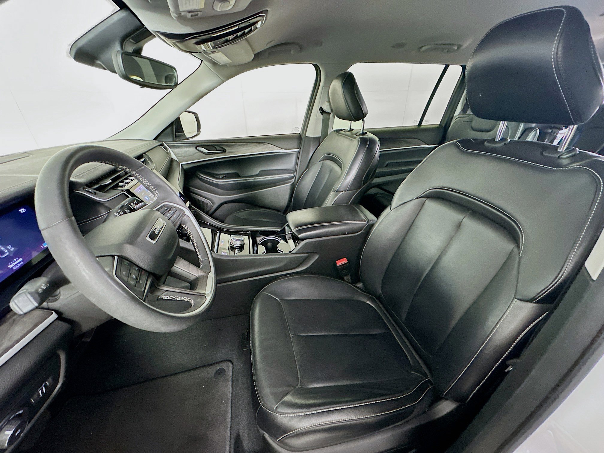 Used 2023 Jeep Grand Cherokee L Limited image 13