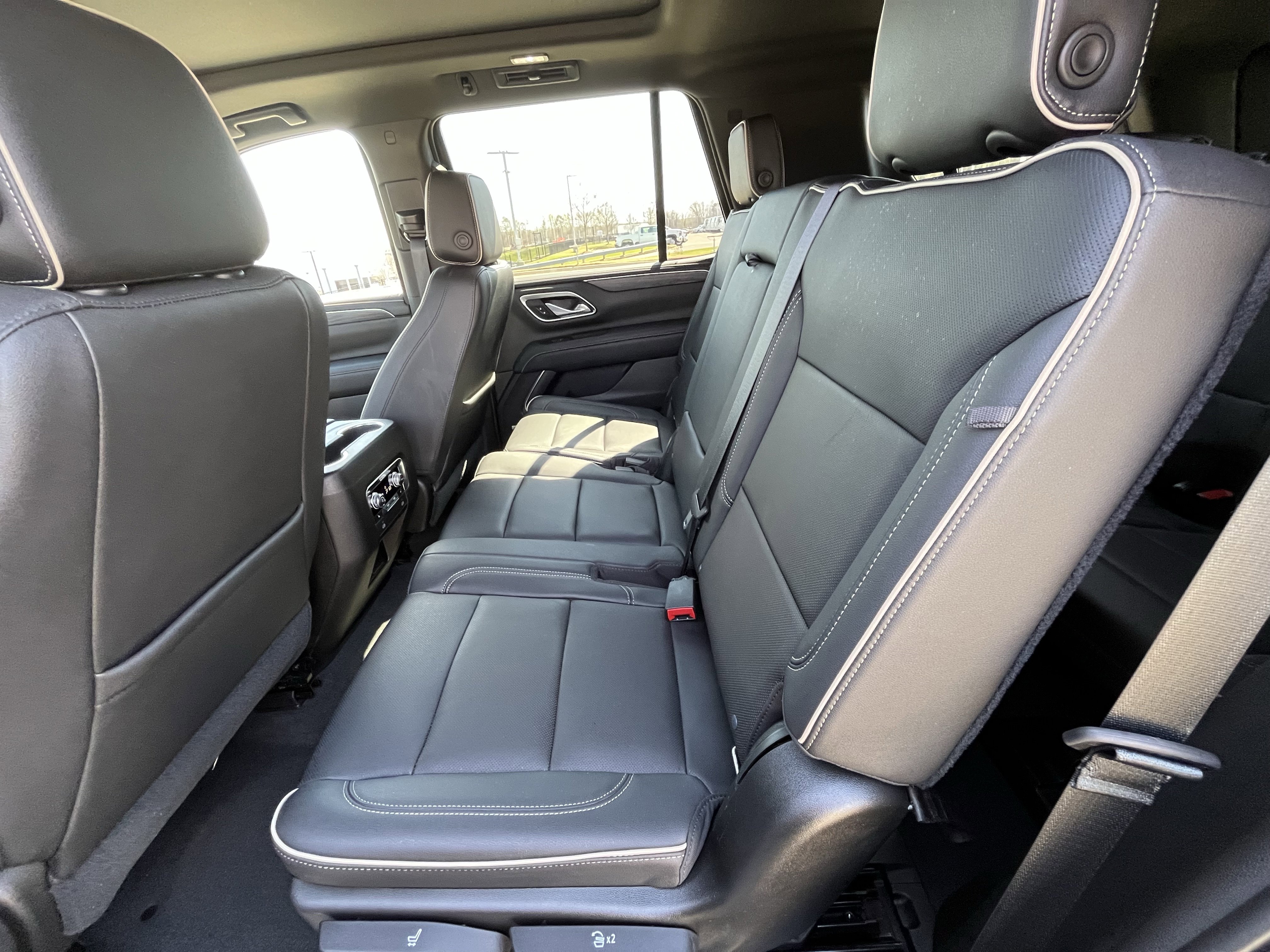 Used 2021 GMC Yukon SLT w/ SLT Luxury Plus Package image 31