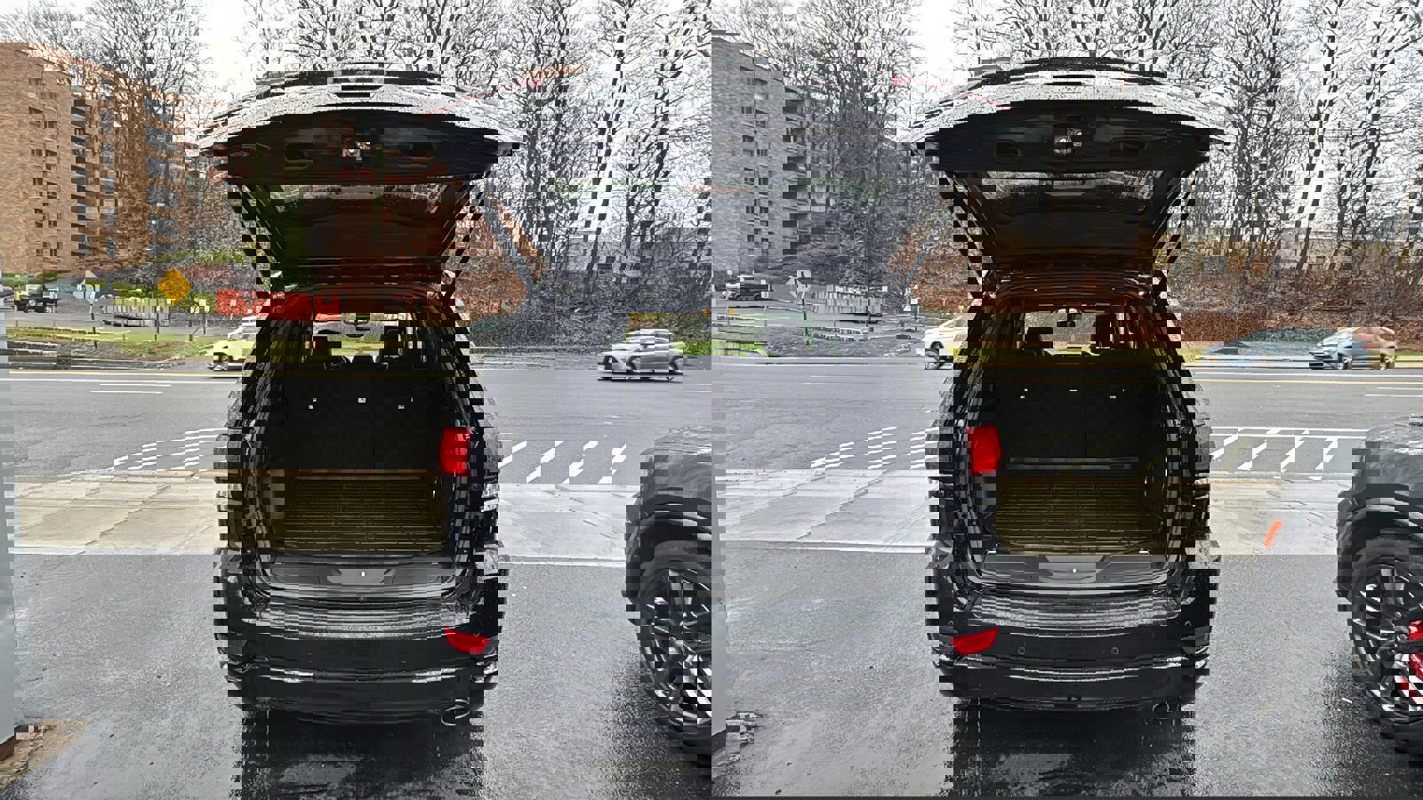 Certified 2022 Jeep Grand Cherokee Laredo X image 11