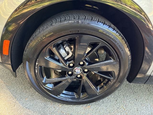 Used 2023 Buick Envision Essence w/ Sport Touring Package image 11