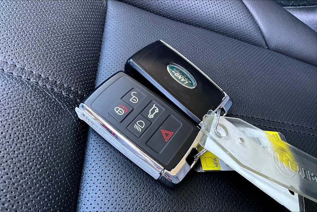 Used 2023 Land Rover Range Rover Evoque SE image 33