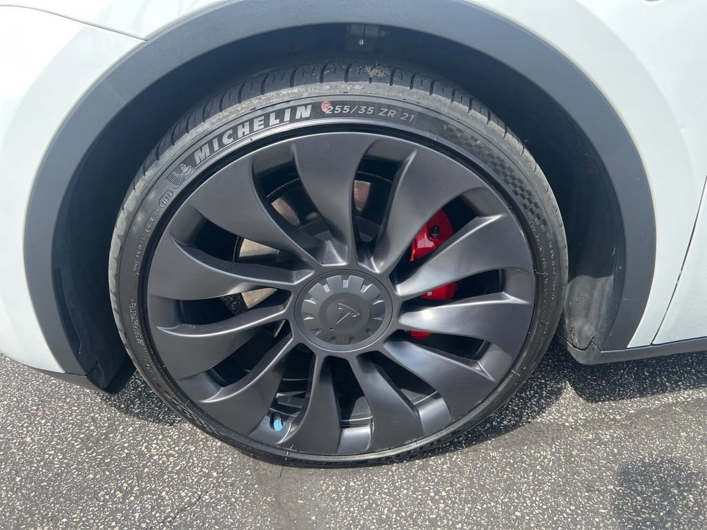 Used 2023 Tesla Model Y Performance AWD/4WD image 10