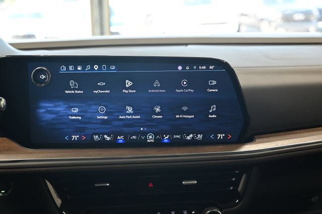 Used 2025 Chevrolet Suburban High Country AWD/4WD image 18