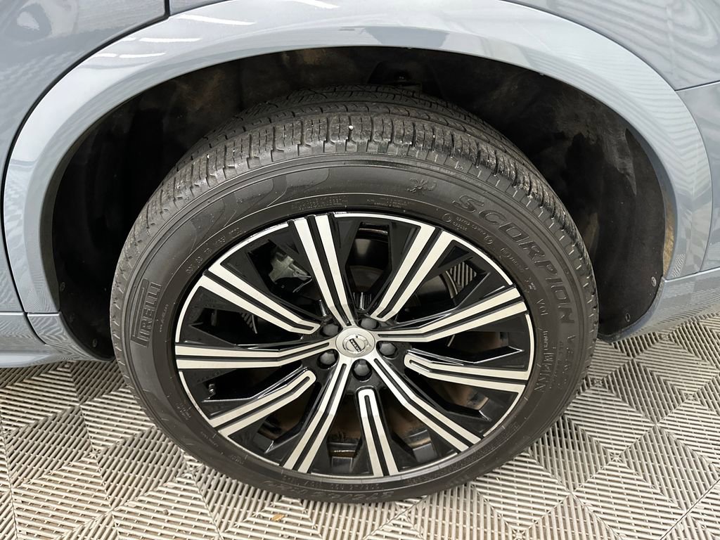 Used 2023 Volvo XC90 B5 Plus image 23