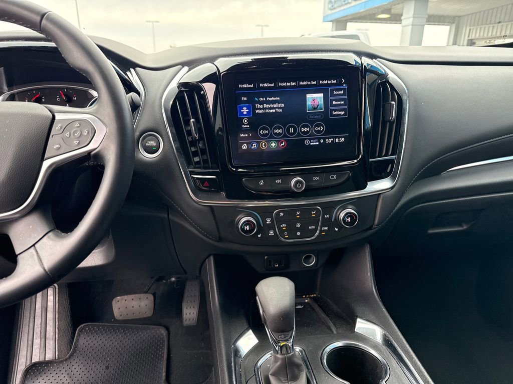 Used 2023 Chevrolet Traverse LT image 20