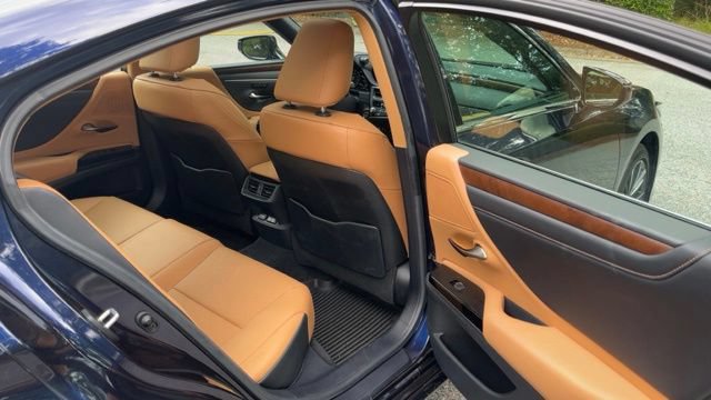 Used 2025 Lexus ES 350 w/ Premium Package FWD image 12