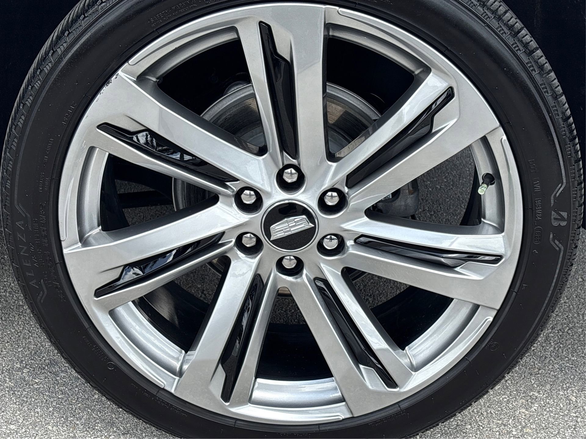 Used 2025 Cadillac Escalade ESV Sport Platinum image 13