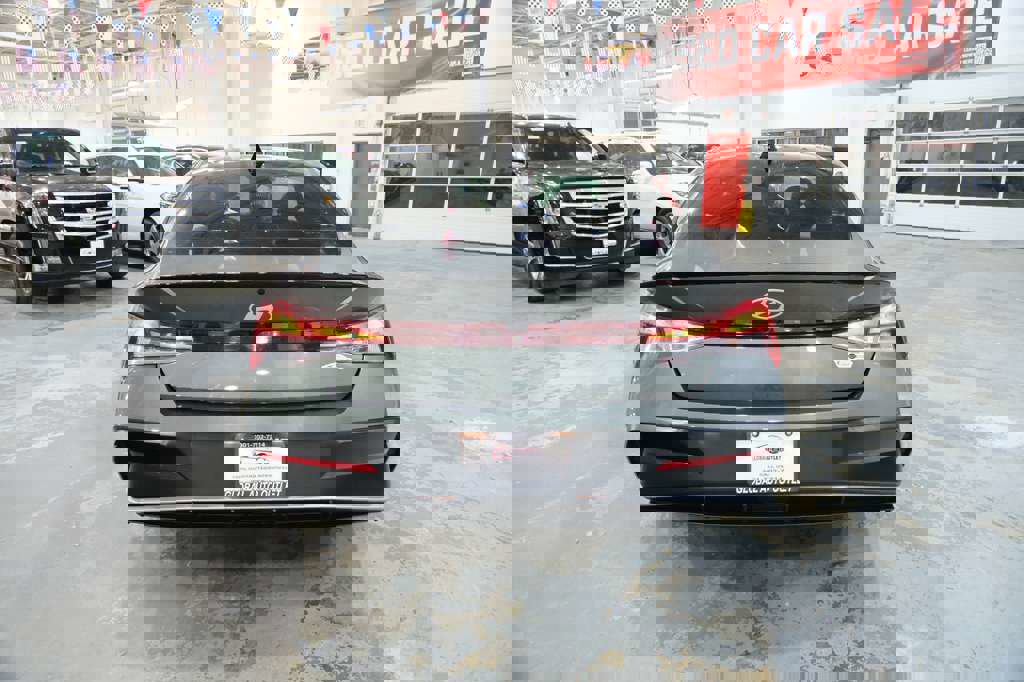 Used 2025 Hyundai Elantra Sport image 9