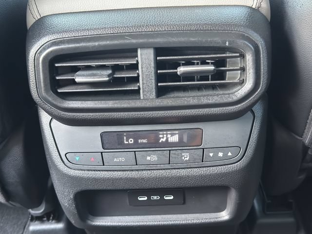 Used 2024 Honda Pilot Touring image 14