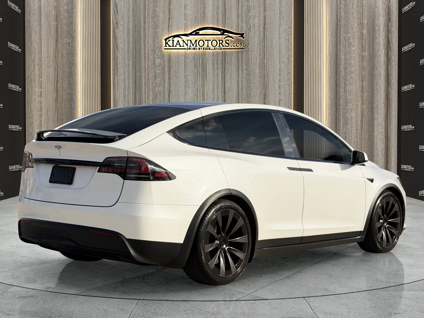 Used 2023 Tesla Model X image 13