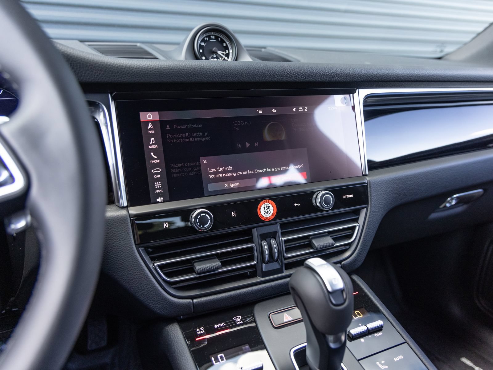 Certified 2026 Porsche Macan AWD/4WD image 15