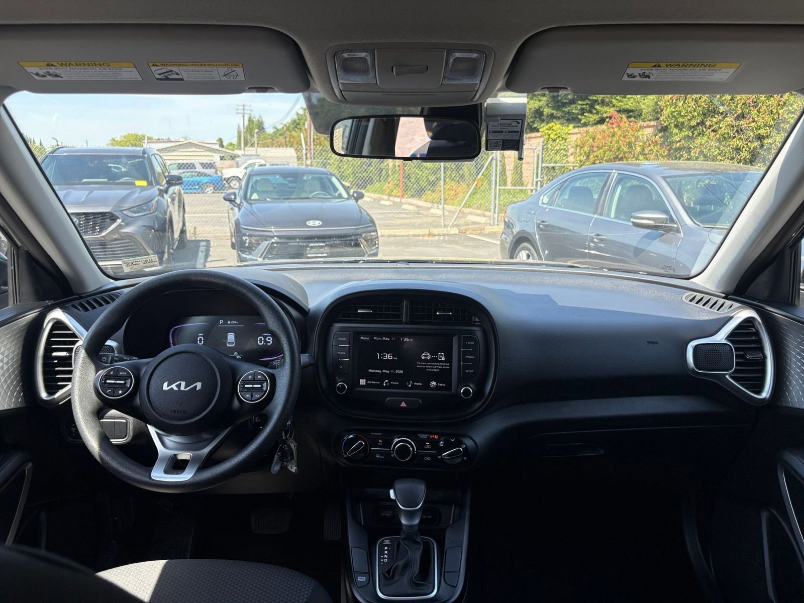 Used 2025 Kia Soul LX w/ LX Technology Package FWD image 31