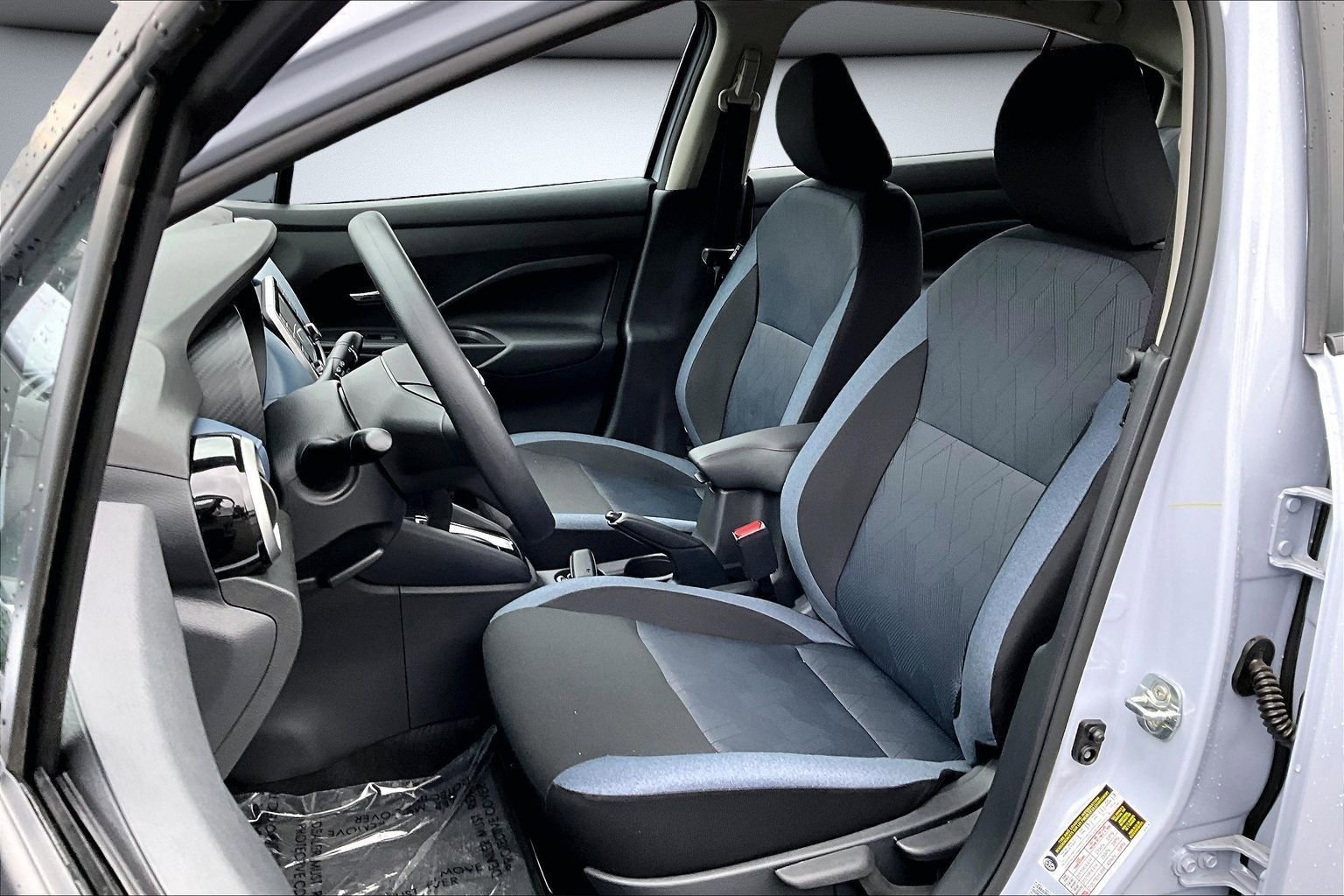 Used 2025 Nissan Versa SV w/ Trunk Package image 11