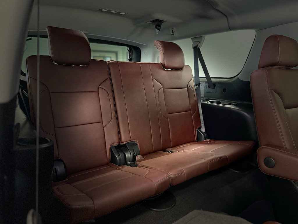 Used 2020 Chevrolet Suburban Premier w/ Premier Plus Edition AWD/4WD image 32