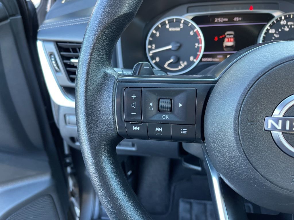 Used 2024 Nissan Rogue SV image 16