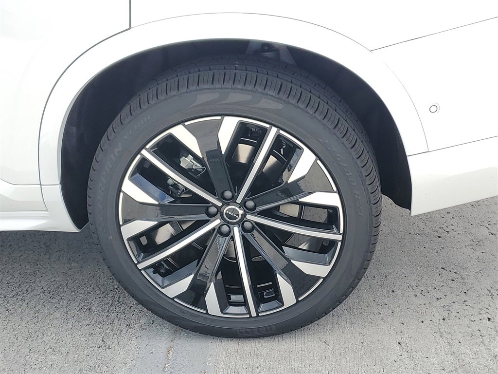 New 2026 Volvo XC90 T8 Plus image 5
