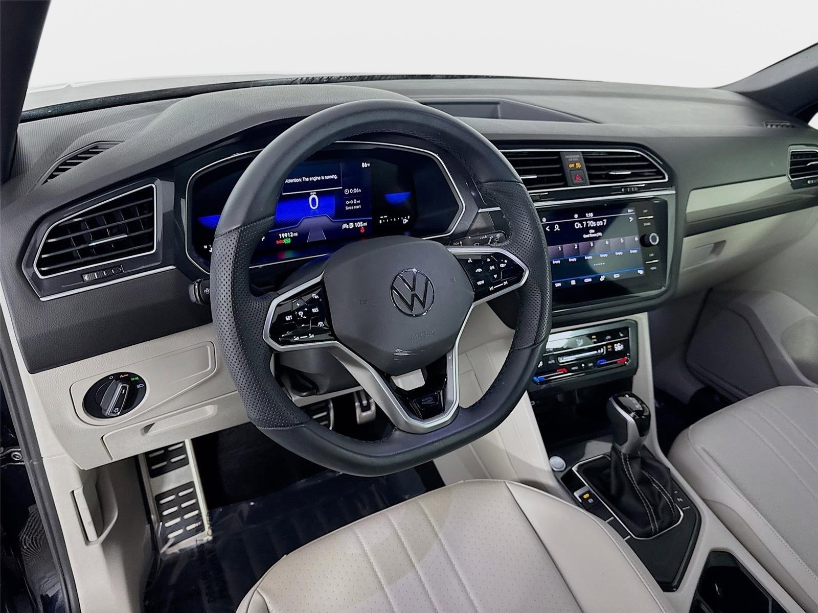 Used 2024 Volkswagen Tiguan SE R-Line FWD image 10