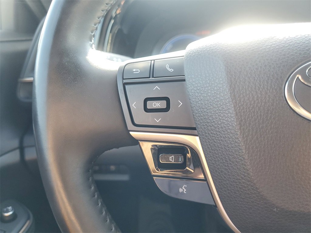 Used 2023 Toyota Crown Limited image 20