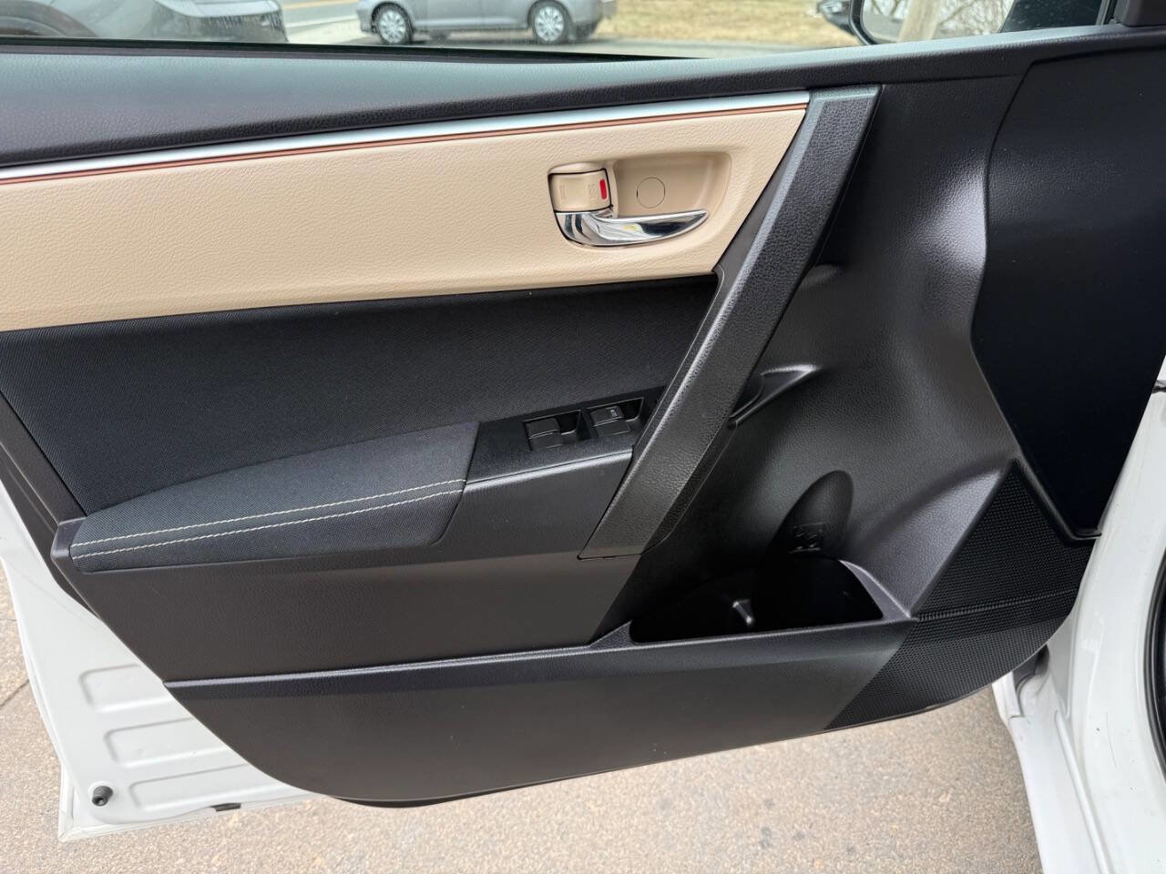 Used 2016 Toyota Corolla LE FWD image 21