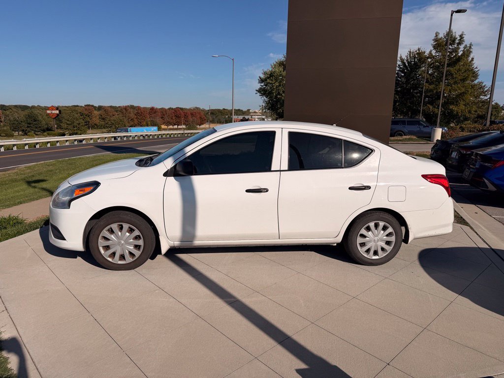 Used 2015 Nissan Versa S FWD image 6