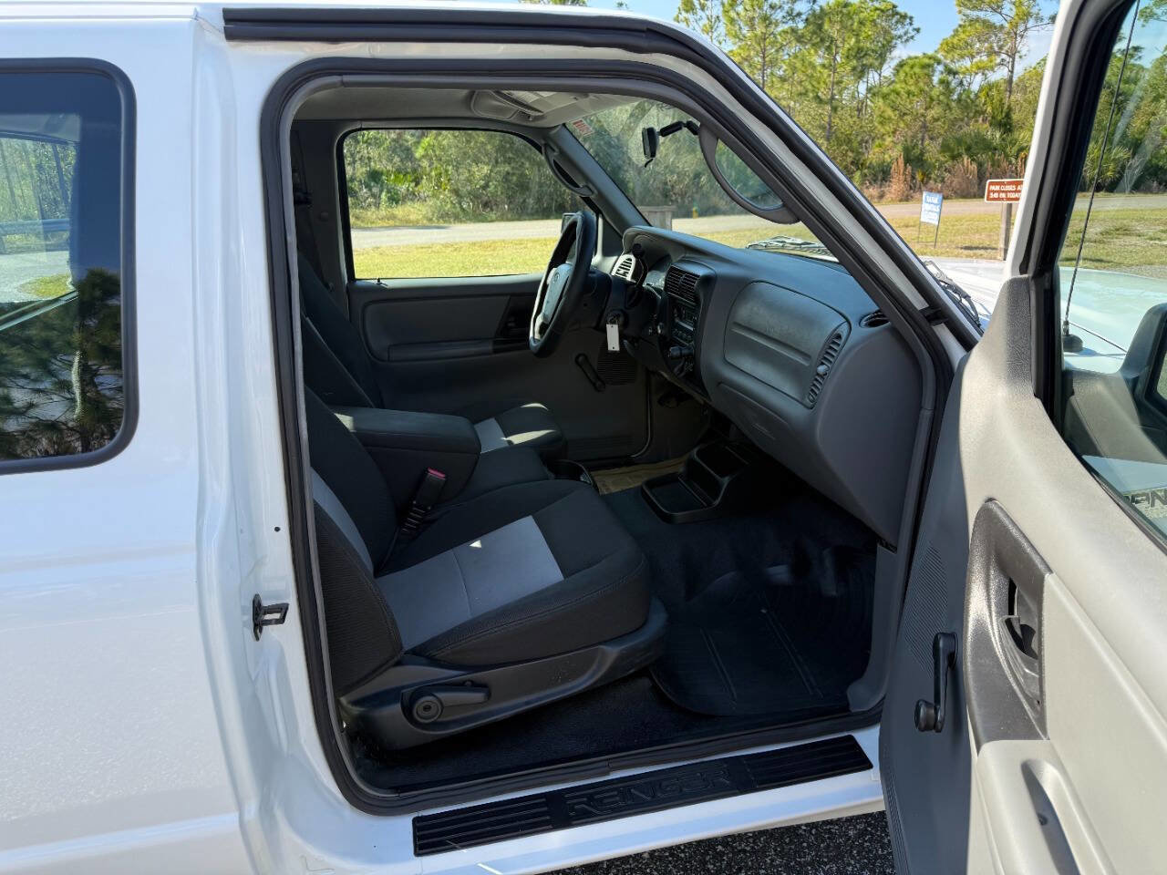 Used 2011 Ford Ranger XL image 12