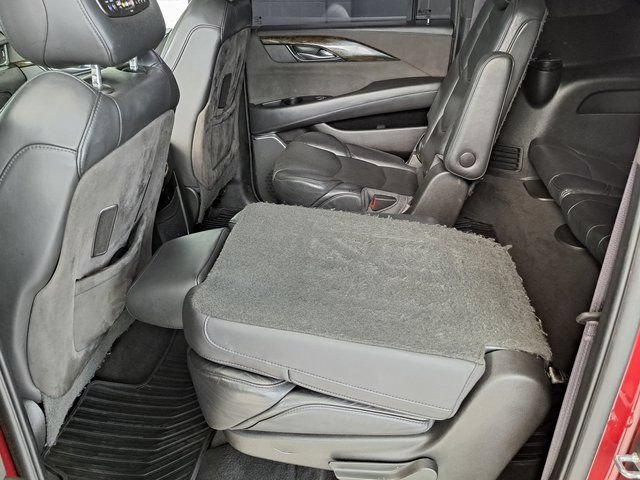 Used 2017 Cadillac Escalade ESV Platinum AWD/4WD image 31