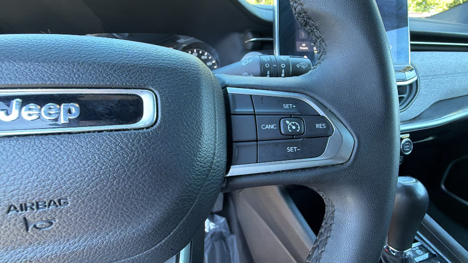 Used 2024 Jeep Compass Latitude AWD/4WD image 27