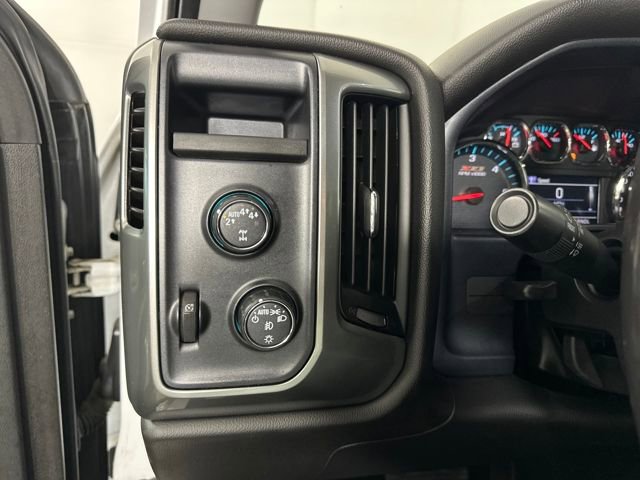 Used 2018 Chevrolet Silverado 1500 LT w/ All Star Edition AWD/4WD image 19