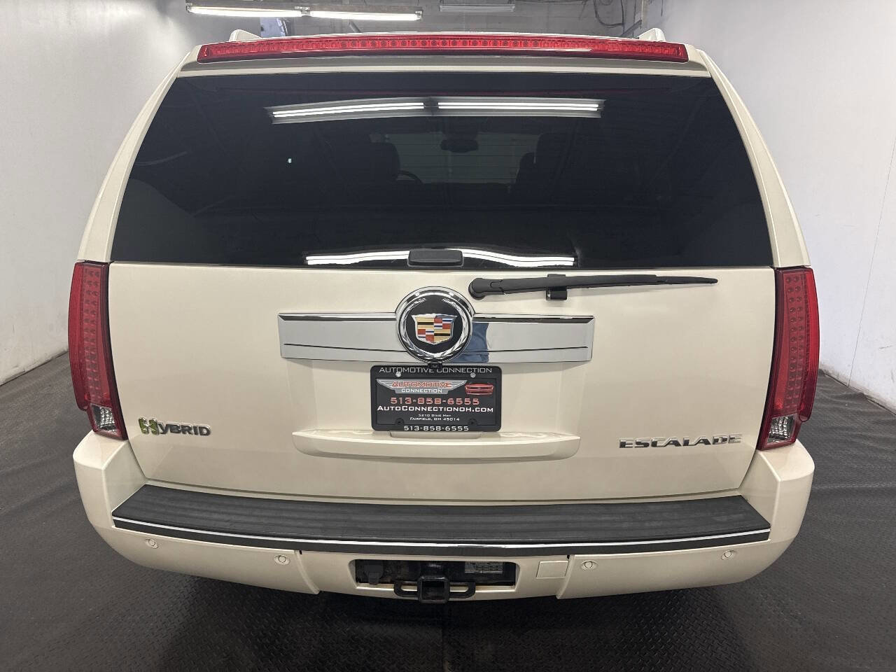 Used 2012 Cadillac Escalade 4WD Hybrid image 6