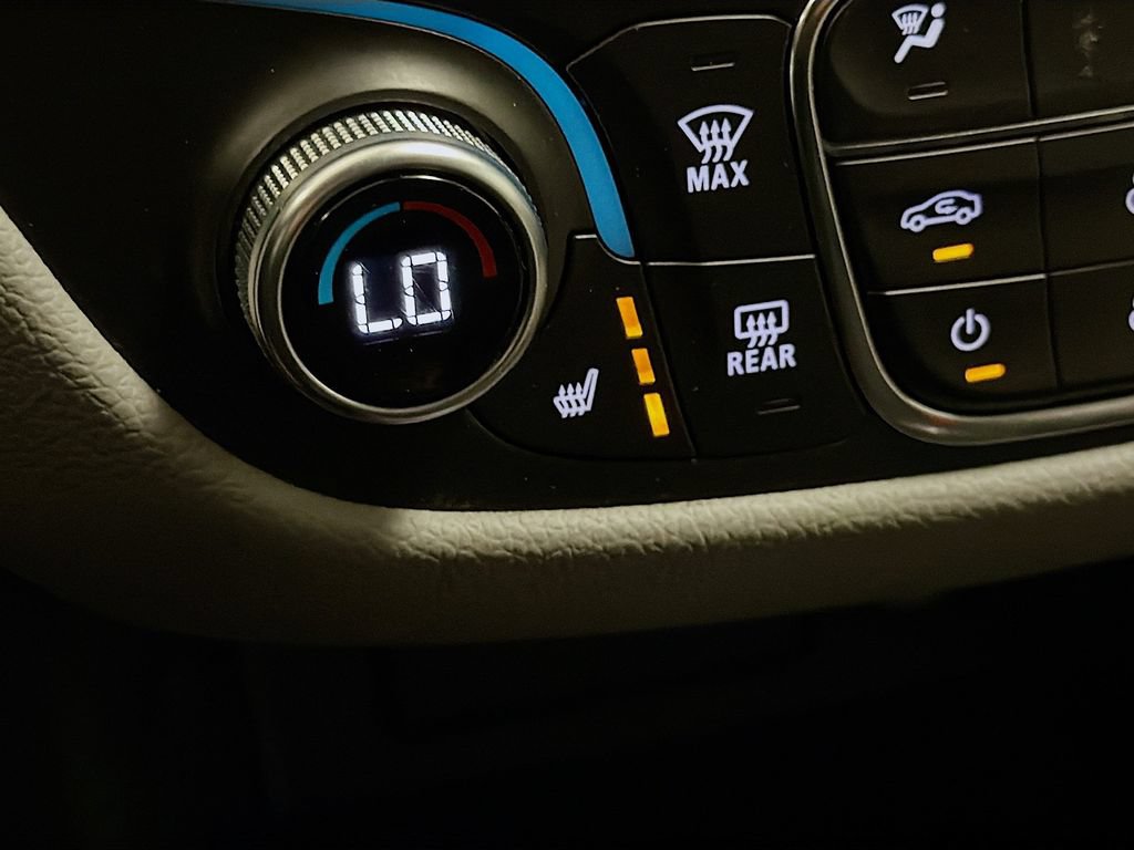 Used 2021 Chevrolet Equinox LT FWD image 20