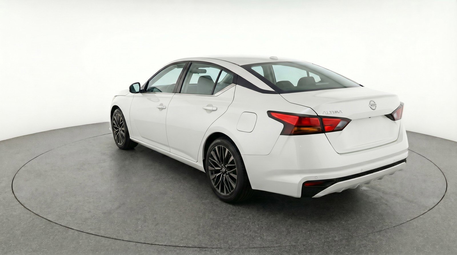 Used 2025 Nissan Altima 2.5 SV FWD image 6