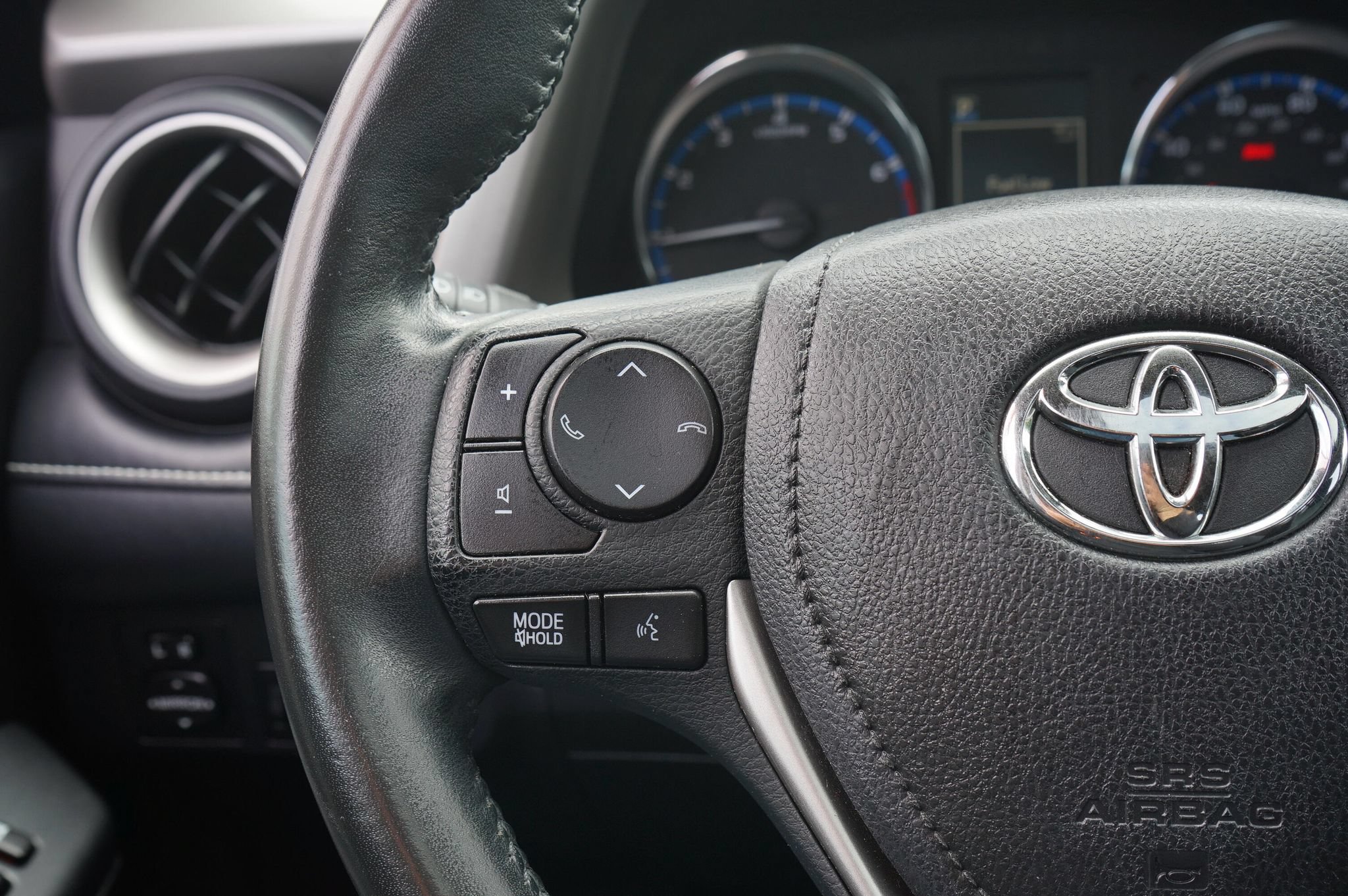 Used 2016 Toyota RAV4 XLE AWD/4WD image 21