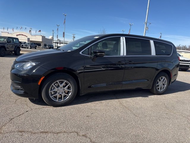 New 2026 Chrysler Voyager LX image 3