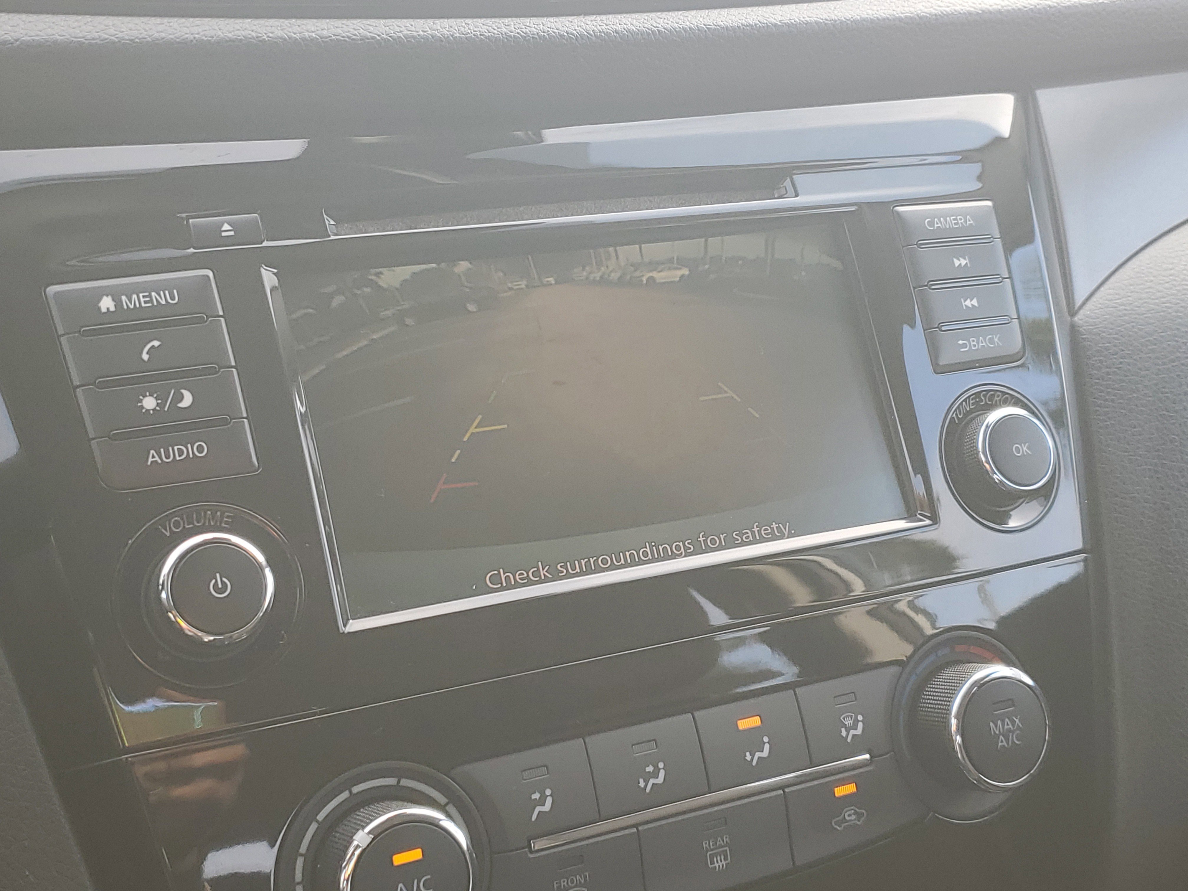 Used 2020 Nissan Rogue Sport S image 27