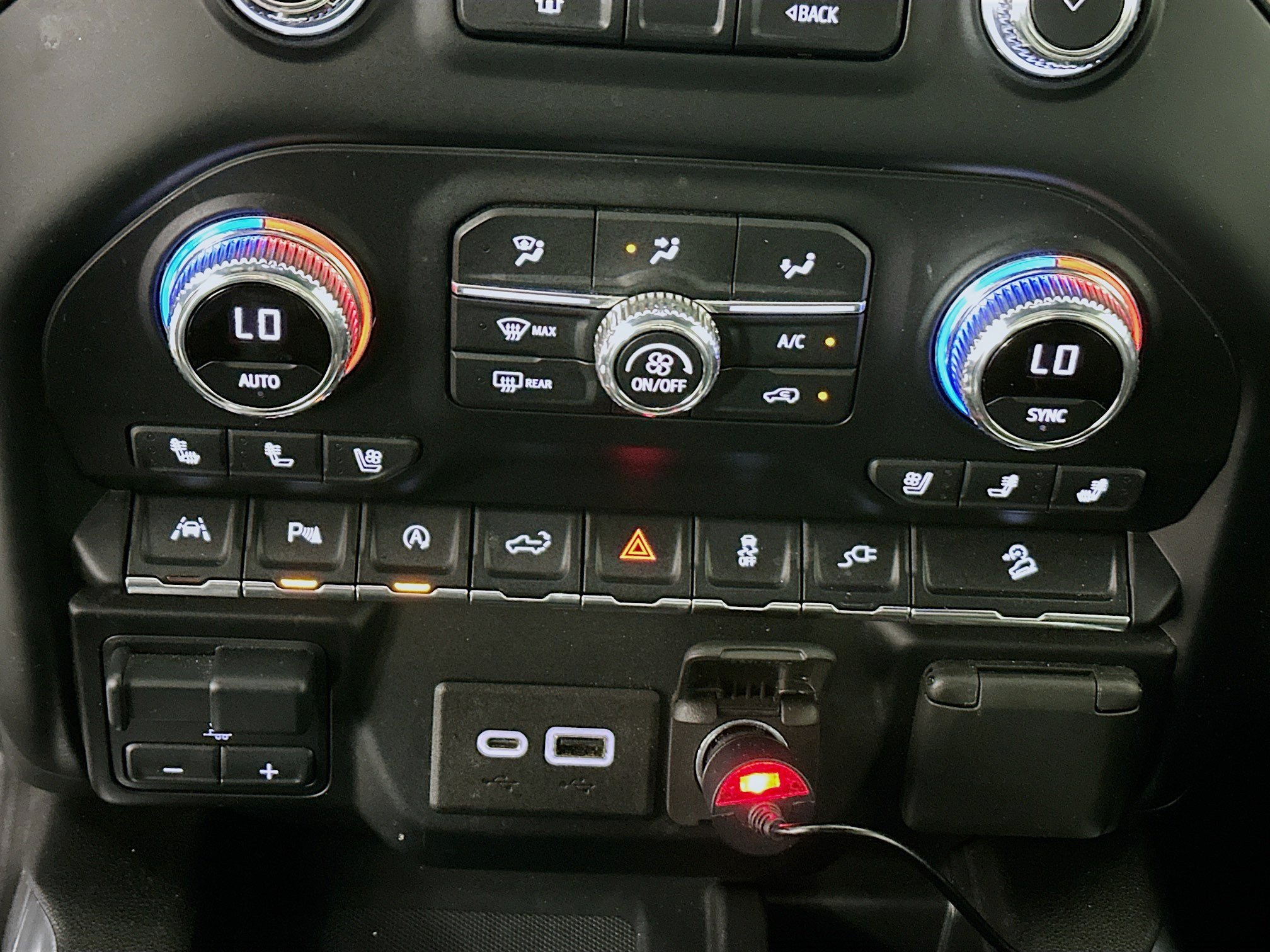 Used 2021 GMC Sierra 1500 AT4 w/ AT4 Premium Package AWD/4WD image 23