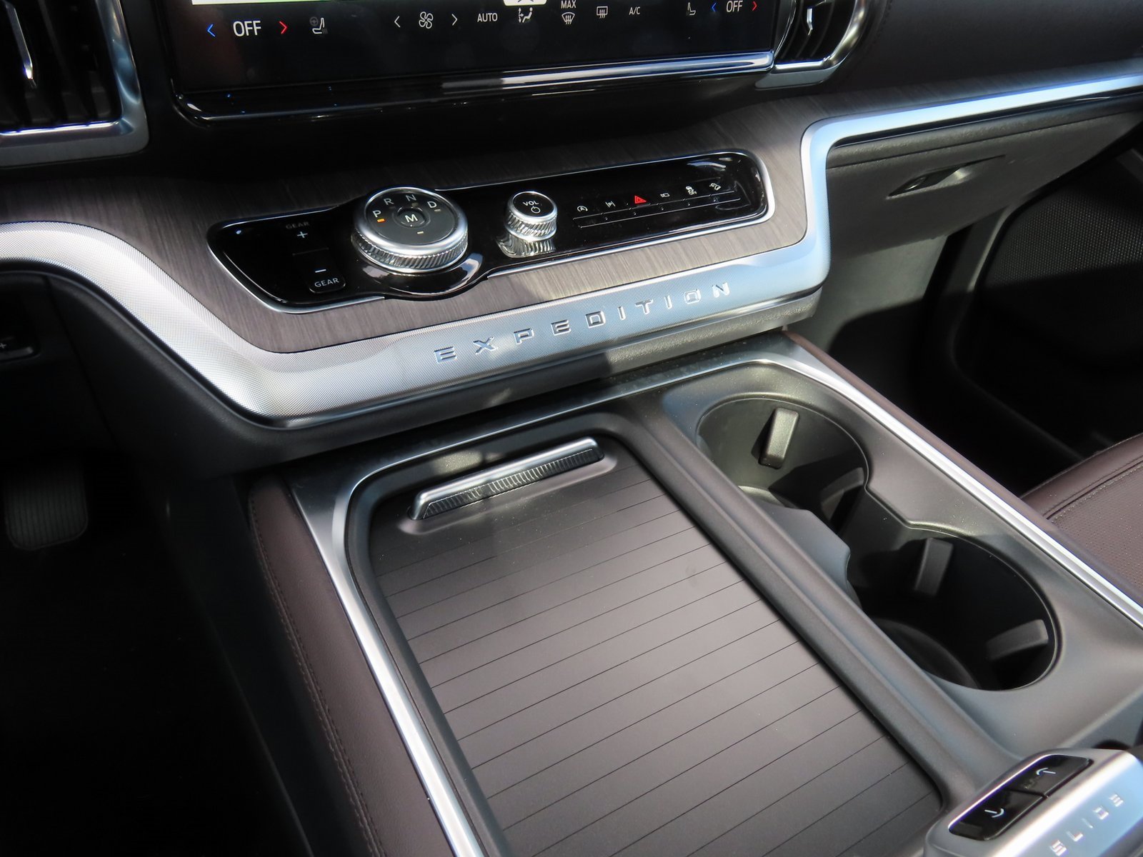 New 2025 Ford Expedition Platinum w/ Platinum Ultimate Package image 15