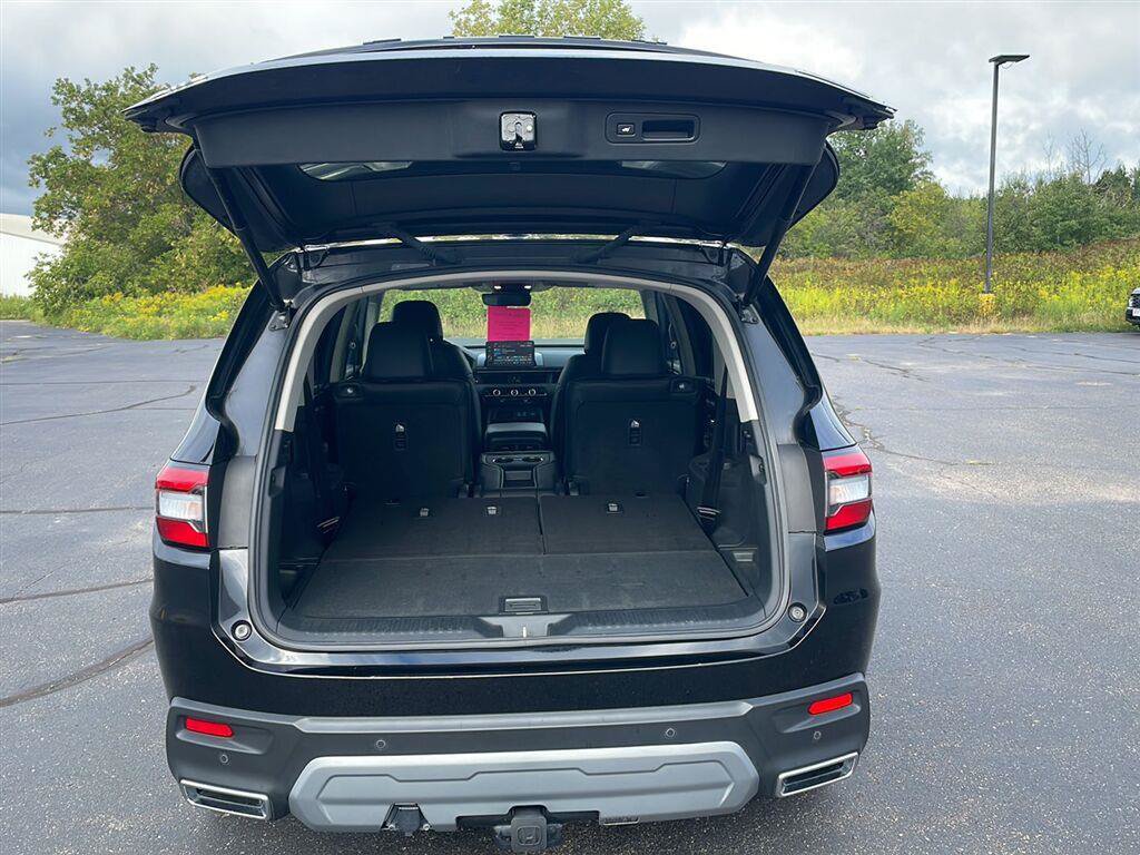 Used 2024 Honda Pilot Touring image 9