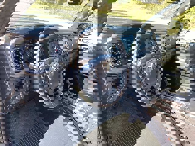 Used 2017 Toyota Tacoma TRD Sport w/ Tow Package (A/T) image 22