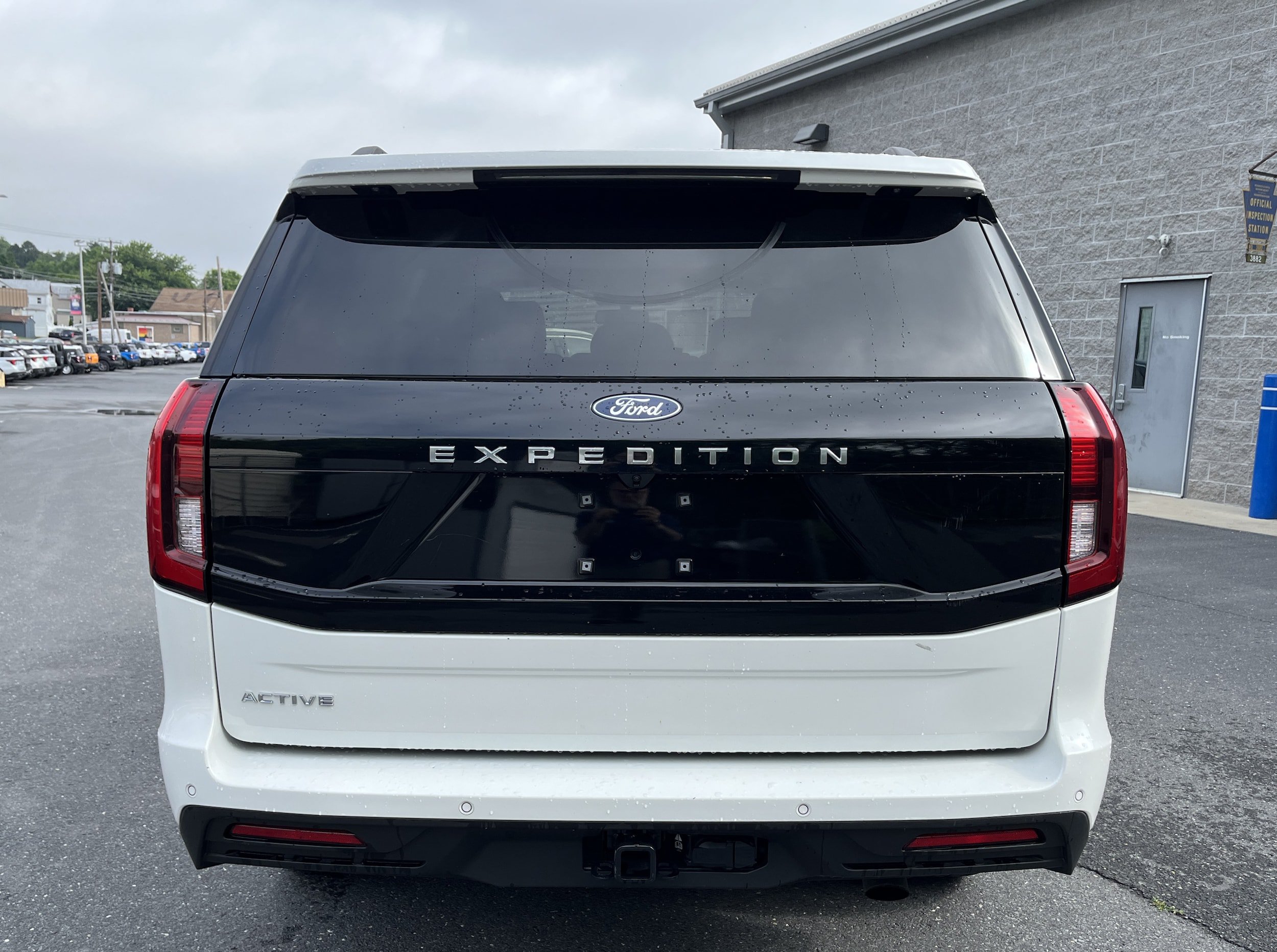 Used 2025 Ford Expedition Active AWD/4WD image 6