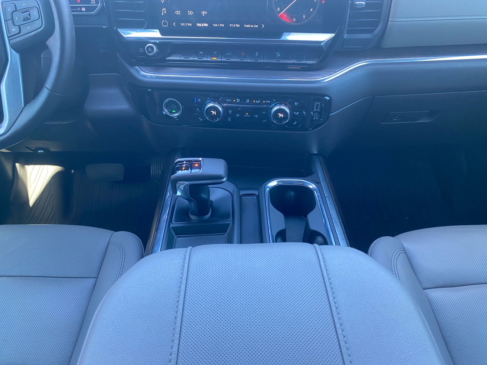 Used 2024 GMC Sierra 1500 SLT image 22