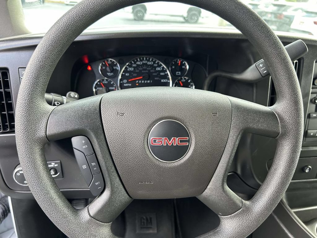 Used 2026 GMC Savana 3500 LT w/ LT Preferred Equipment Group RWD image 22