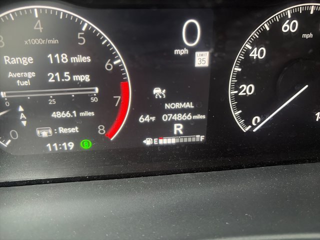 Used 2025 Honda Pilot Touring image 32
