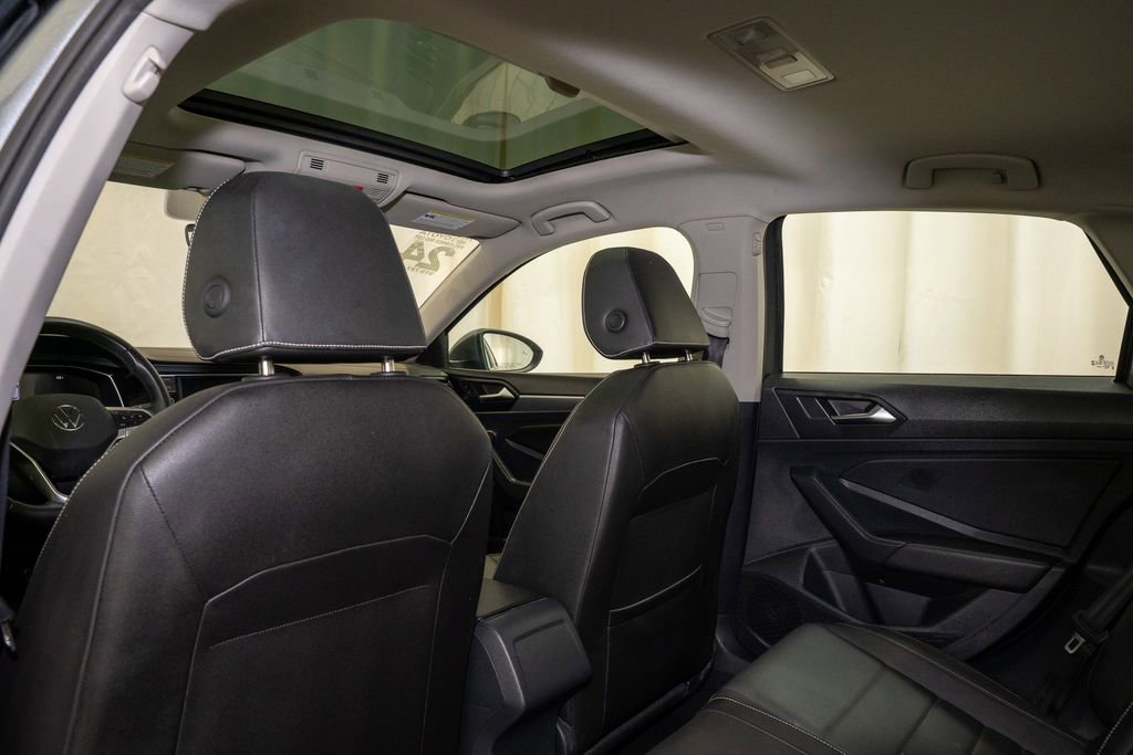 Used 2024 Volkswagen Jetta SE image 8